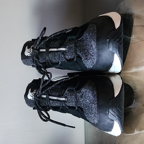 NWT SOREL Kinetic Caribou Boot Black Gray Leather Waterproof Womens Size 12 - Picture 2 of 7